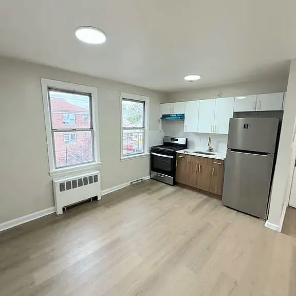 36 Irving St #4 — Photo 1