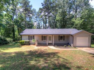 1938 Suwanee Roberts Ct, Lawrenceville, GA 30043