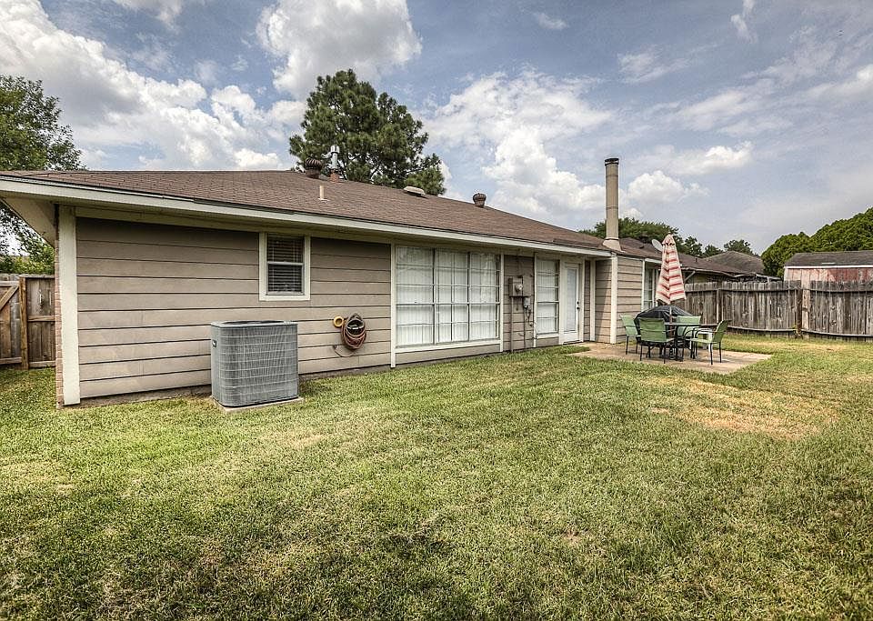 2nd image of 17011 Summer Dawn Pl