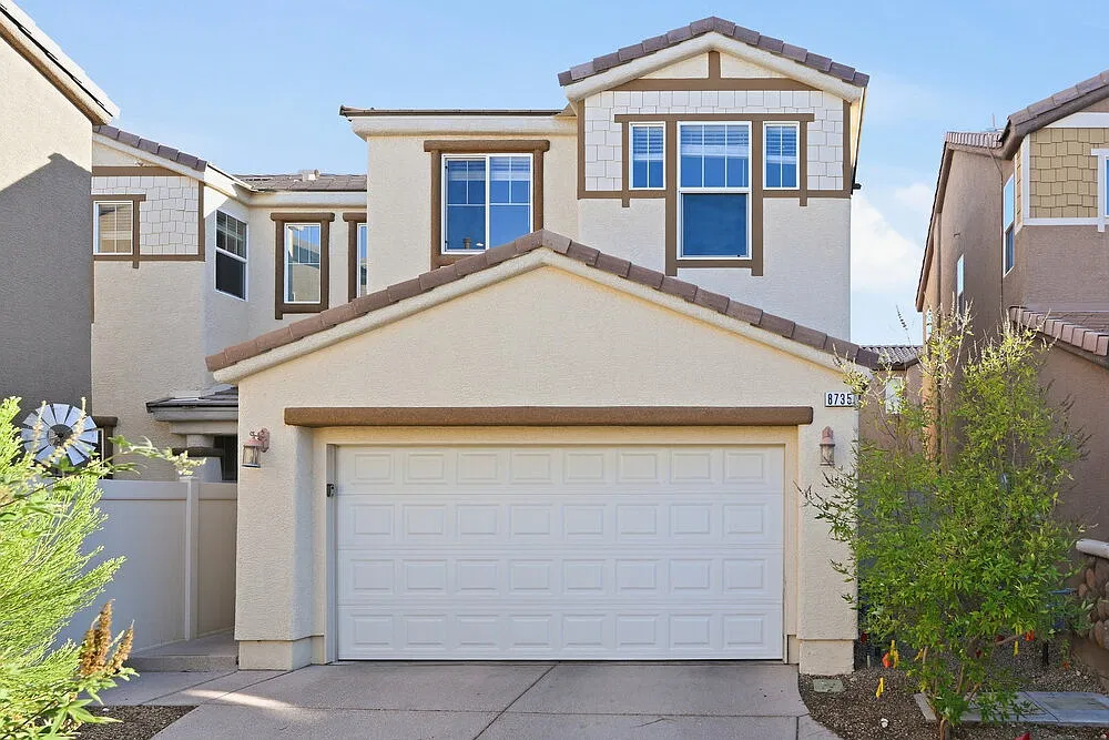3 bed, 2.5 bath, 2124 sqft, $2,700 — Photo 1