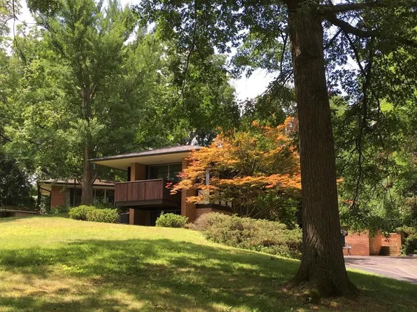 2320 Devonshire Rd, Ann Arbor, MI 48104