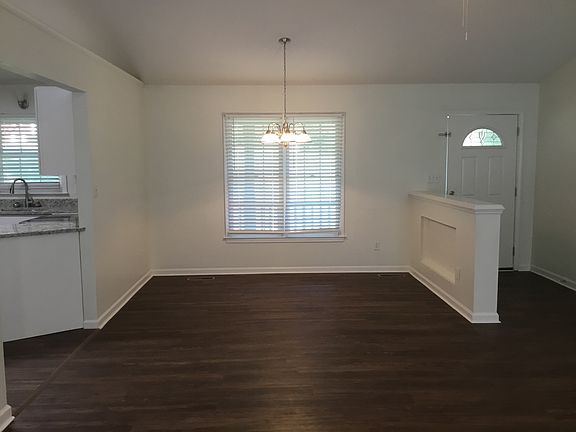 4th image of 5070 Edgefield Dr