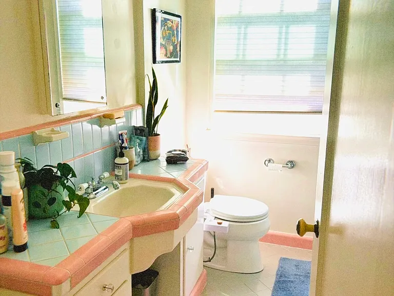 3249 Rowena Ave #3 — Photo 49