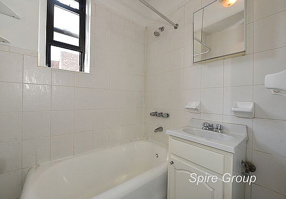 5th image of 3220 34th Ave APT 6C