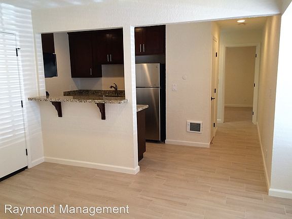 5th image of 2222 I St APT 02