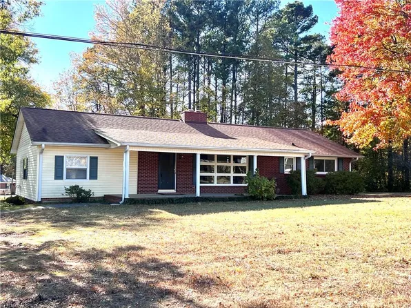 4950 Curry Rd, Kernersville, NC 27284