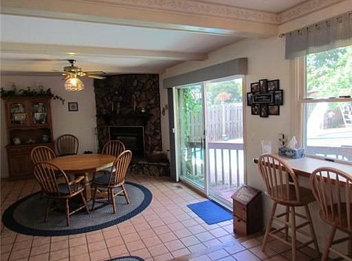 4th image of 8189 Valleyview Dr