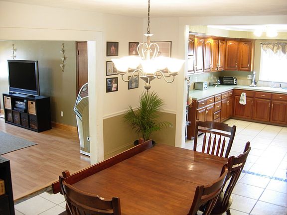 145 Irving Road Dinning Room & Kitchen