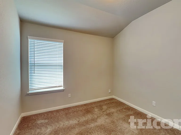 5811 Zoey Way — Photo 7