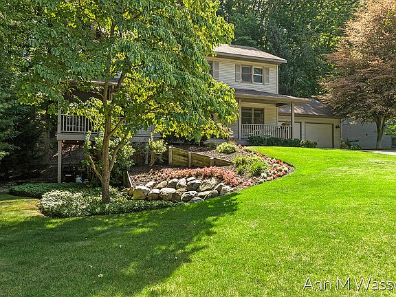 2nd image of 1930 Camrose Ct SW