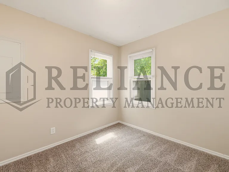 4546 S Osage St — Photo 26