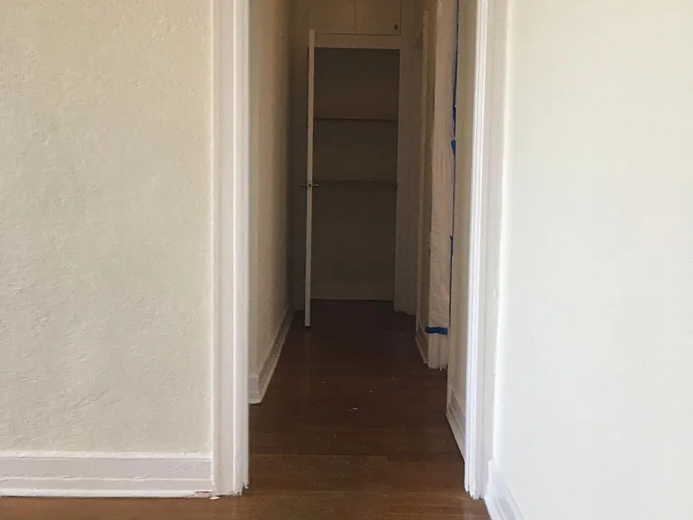 1746 N Kingsley Dr — Photo 11