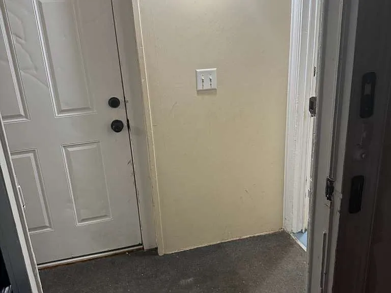 440 Laurel St — Photo 2