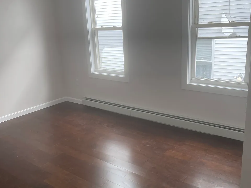 86 John St #2