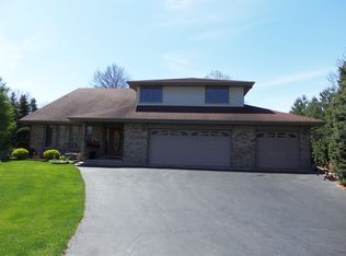 194 Munster Rd, Lemont, IL 60439