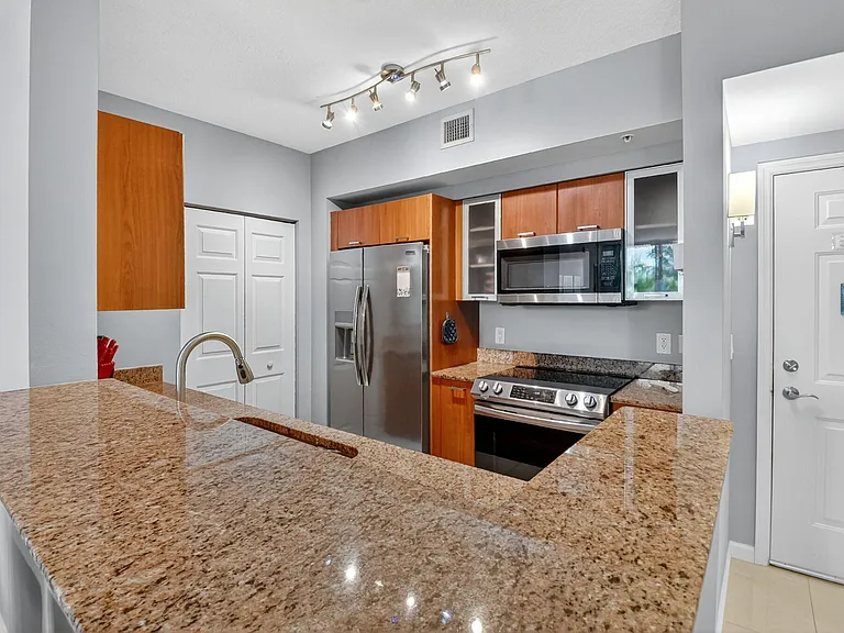 625 Casa Loma Blvd #306 — Photo 7