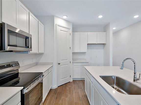 5th image of 5315 MICKEY AVENUE
