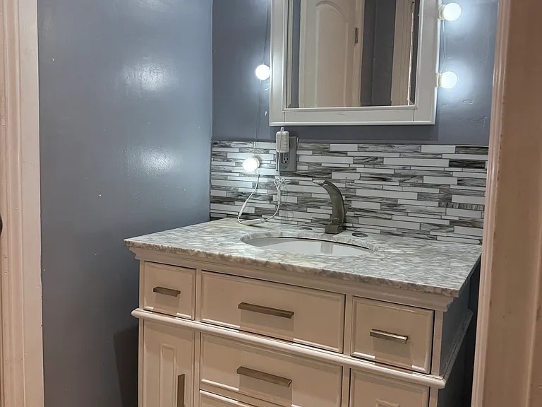 1324 N Serrano Ave #1324 — Photo 6
