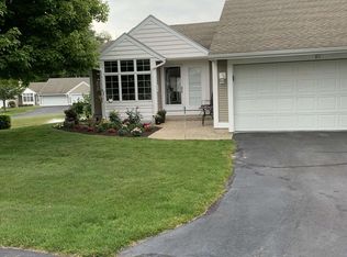 811 Clarewood Ct, Holland, MI 49423