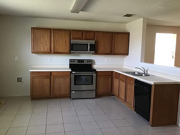 5th image of 8421 Beachplum Way