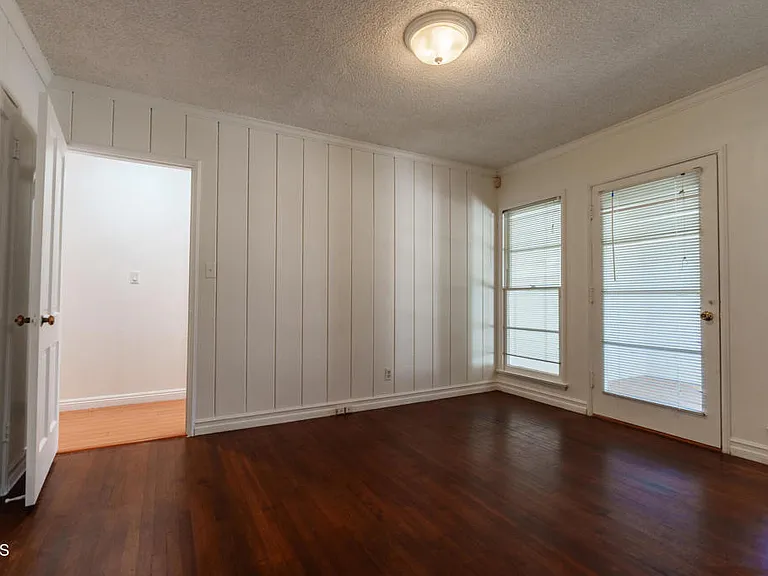 2395 Roanoke Rd — Photo 10