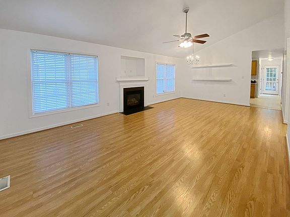 5th image of 3015 Greenway Ave
