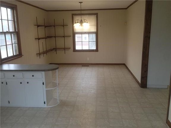 4th image of 667 Rowan Dr