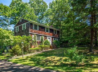 18 Chipping Ln, Norwalk, CT 06854