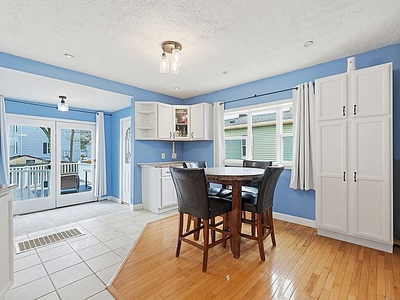 4th image of 4 Webster St