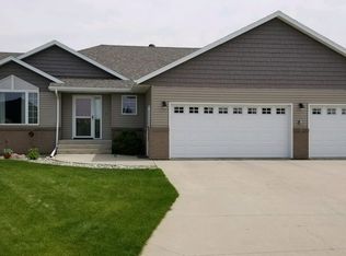 1496 Spruce Dr, Wahpeton, ND 58075
