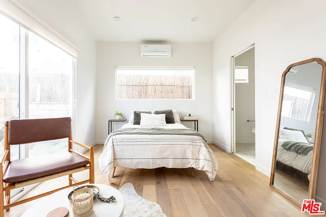 Studio, 1.0 bath, $2,095 — Photo 2