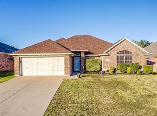 853 Morgan Dr, Burleson, TX 76028