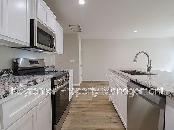 3rd image of 214 N Cleveland St Unit A