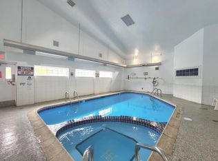 1362 E Wyndham Cir, Palatine, IL 60074