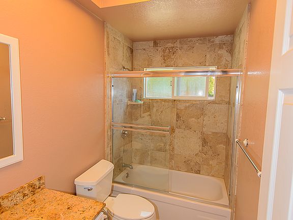 Hall Bath 2-1635