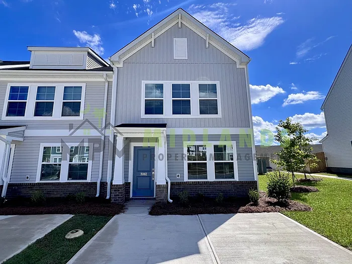 3082 Harborview Dr