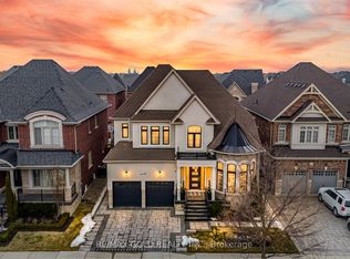 4 Spain Cres, Brampton, ON L6P4G8