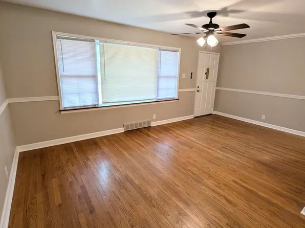 10121 Bellefontaine Rd, Saint Louis, MO 63137