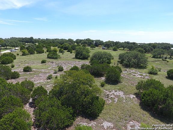 5th image of 119 White Oak Trl
