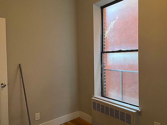 4th image of 216 E 118th St APT 5A