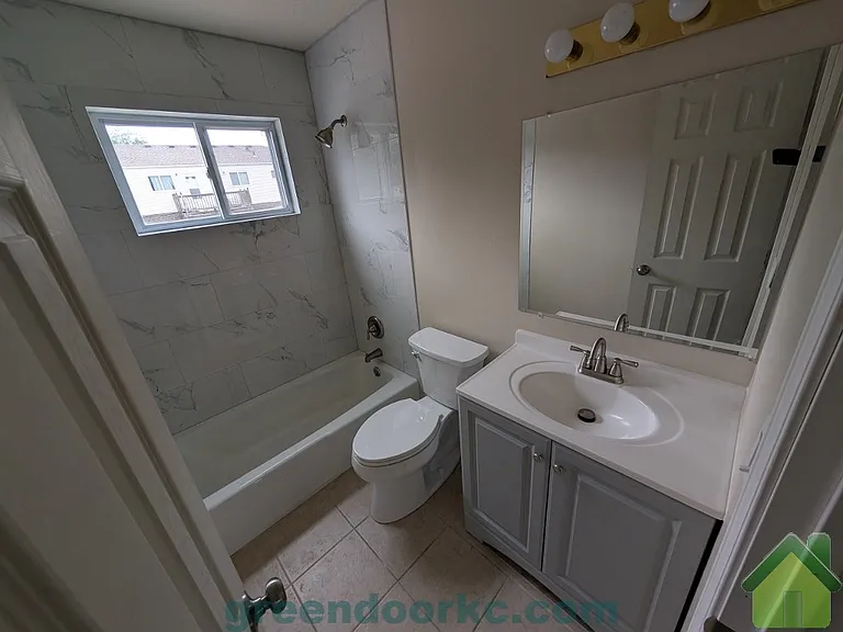 501 Scott Ave #C — Photo 7