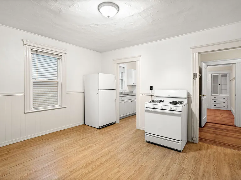 4 Chase St #2 — Photo 13