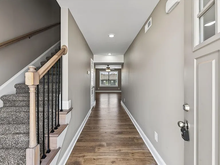 930 Tufnel Dr — Photo 5