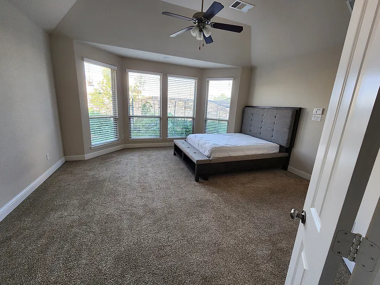813 Warwick Blvd — Photo 21