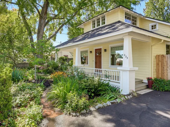 235 Gibson St, Talent, OR 97540