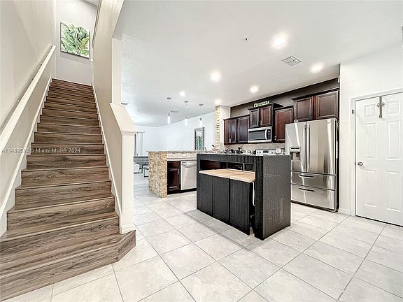 2nd image of 1041 Pavia Dr #1041
