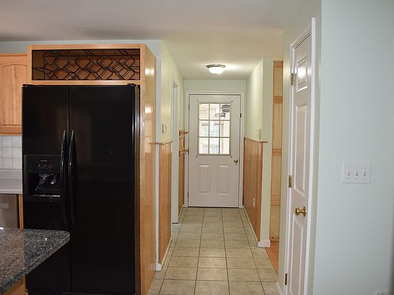 5th image of 51 Westview Rd