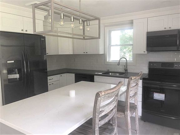 3rd image of 23 Continental Dr