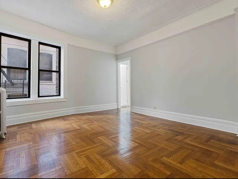 545 85th St #B3 — Photo 3