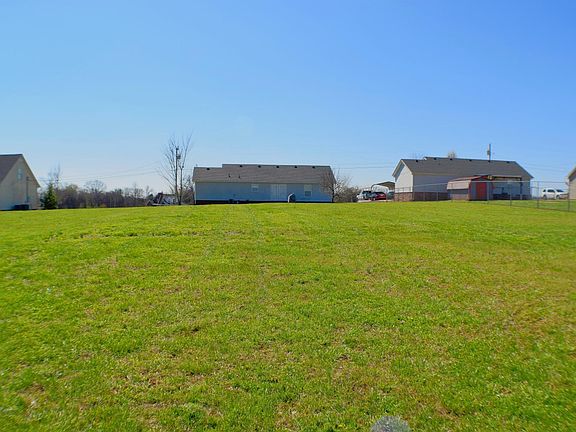 5th image of 203 Thelma Dr